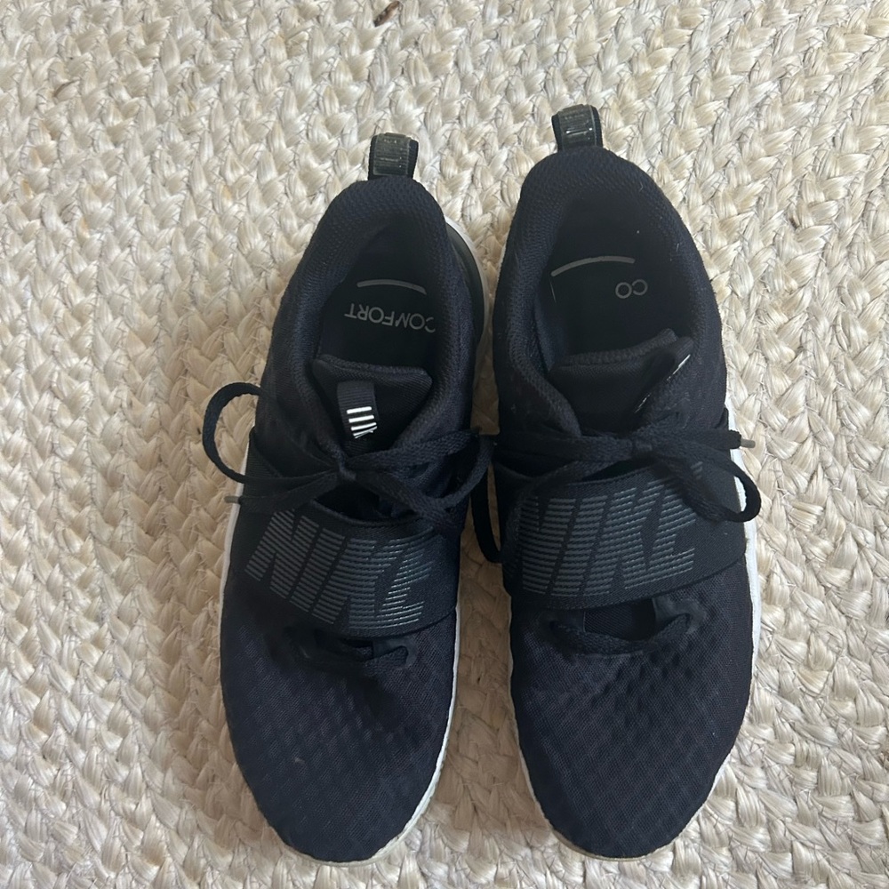 Women’s Nike black tennis shoes athletic lifting 7 renew in-season TR 9 - Picture 3 of 8